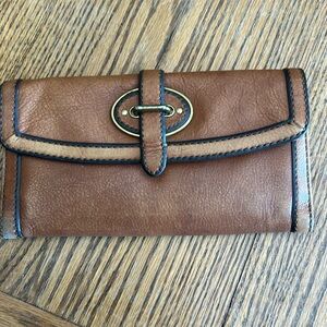 Fossil two tone leather pocketbook.
